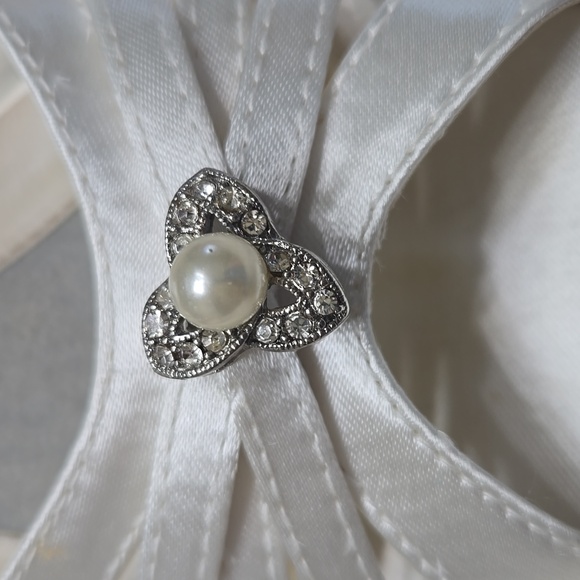 Michaelangelo sz 8.5 white heels - Picture 3 of 13